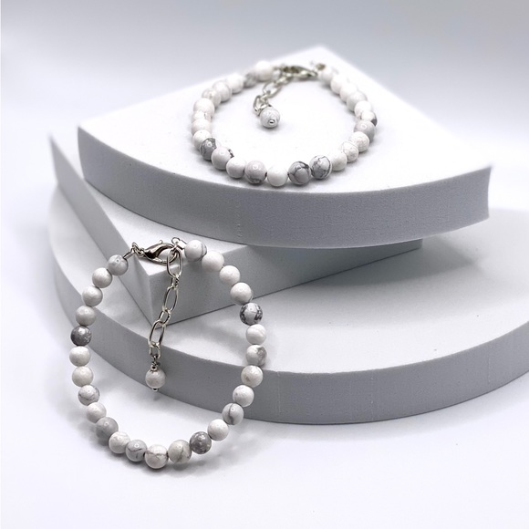 Genuine Natural Howlite Bracelet - Picture 4 of 13